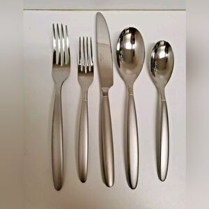 Skandia Tidal Frost 5 Piece Place Setting  by Hampton Forge. New